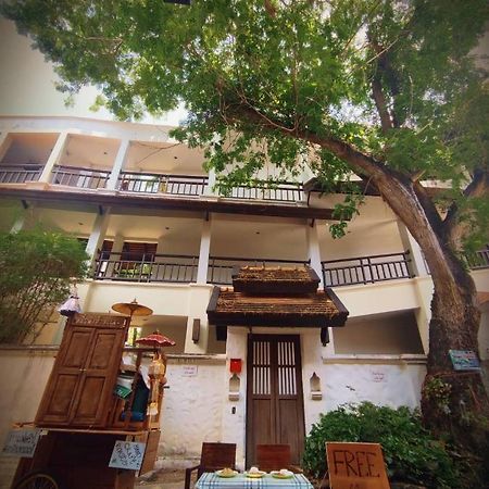 La Maison Verte Hostel Чиангмай Екстериор снимка